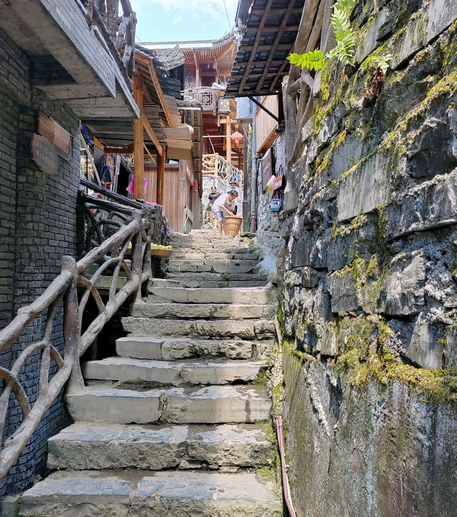 去湘西墨戎苗寨,感受不一样的民俗文化和风土人情