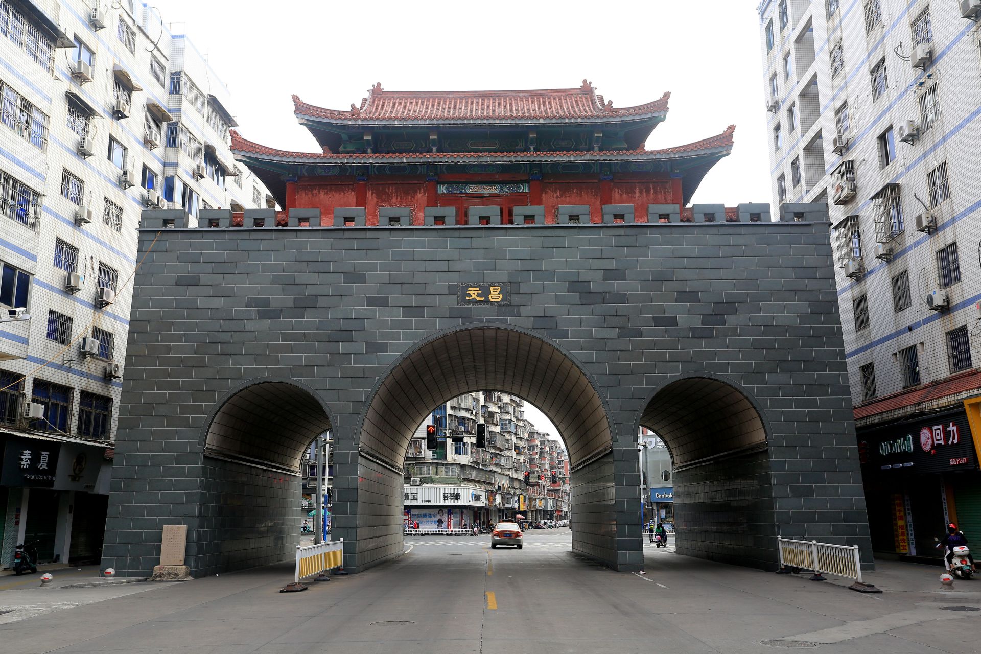 漳州文昌门,地标性城门,必逛一条街 #百家号星火计划# 文昌门是漳州