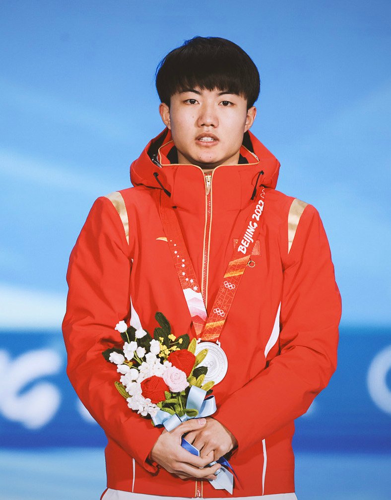 李文龙