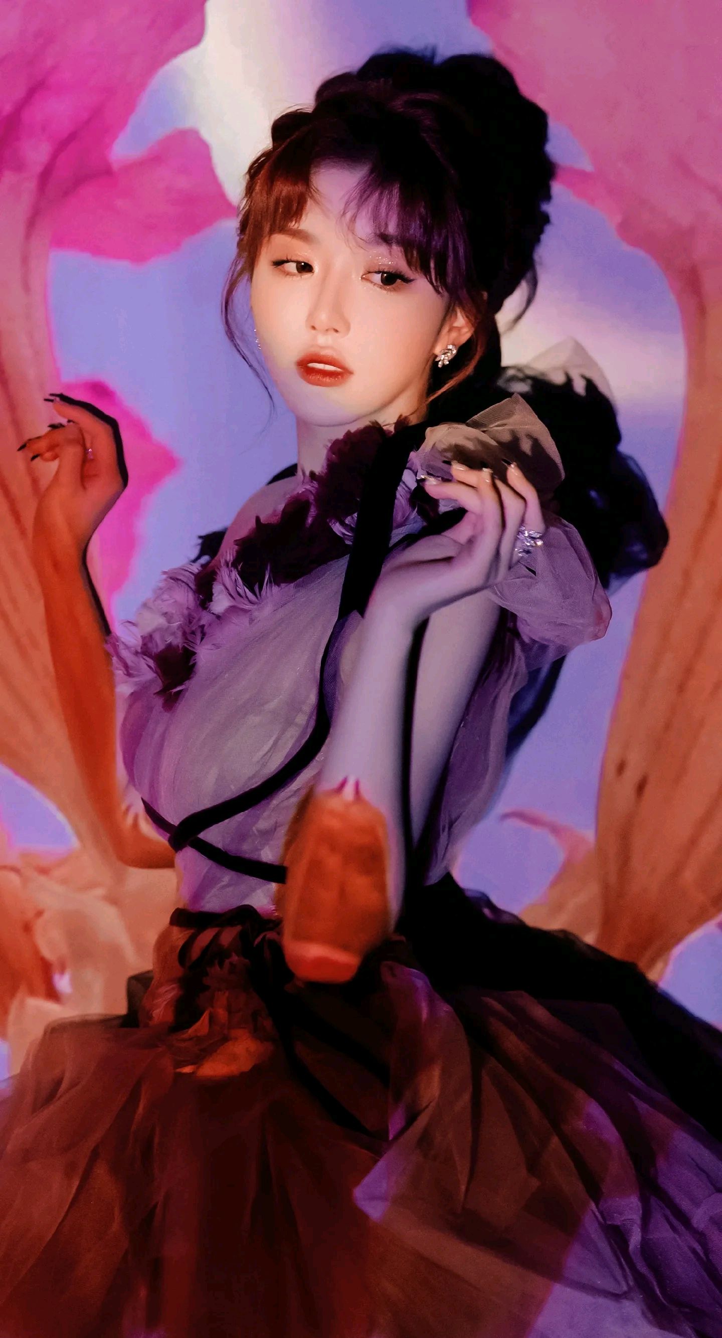 孔雪儿高清写真性感撩人,肌肤白皙如雪,美得让人心动