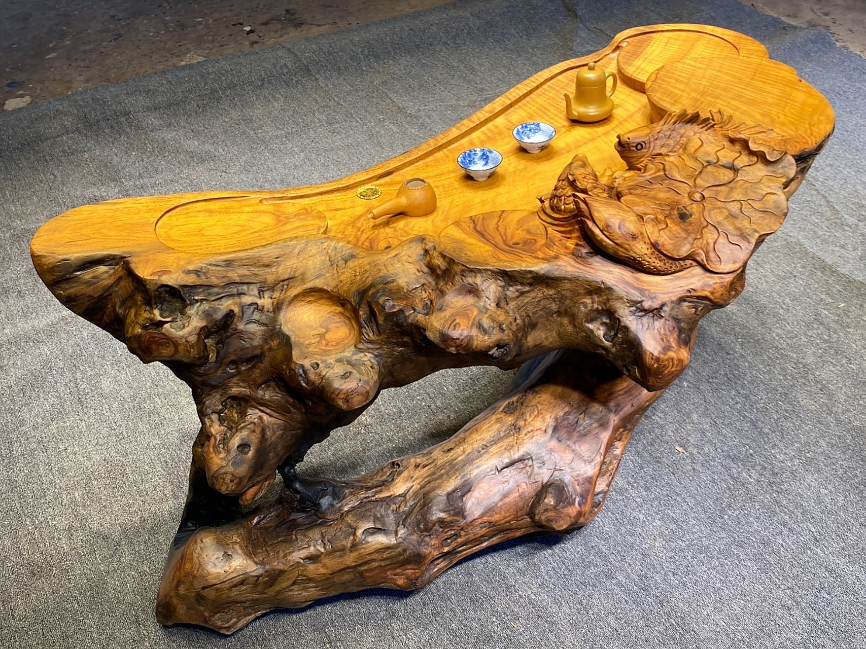 特价358090,精品老香樟木根雕茶桌【连年有余】131*60*60,极品水