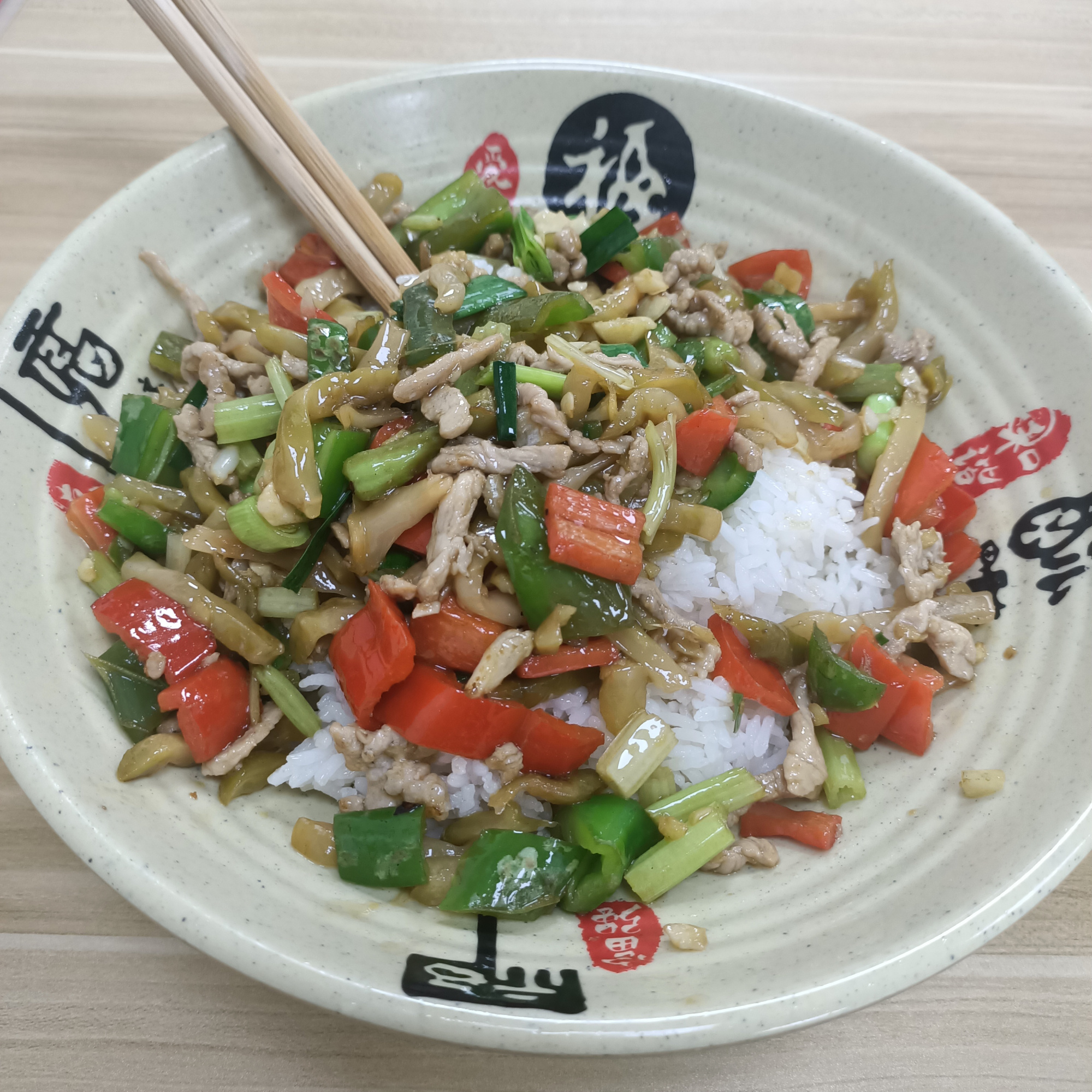 深圳"本地人"私生活实录:身价千万,每天吃15元的快餐