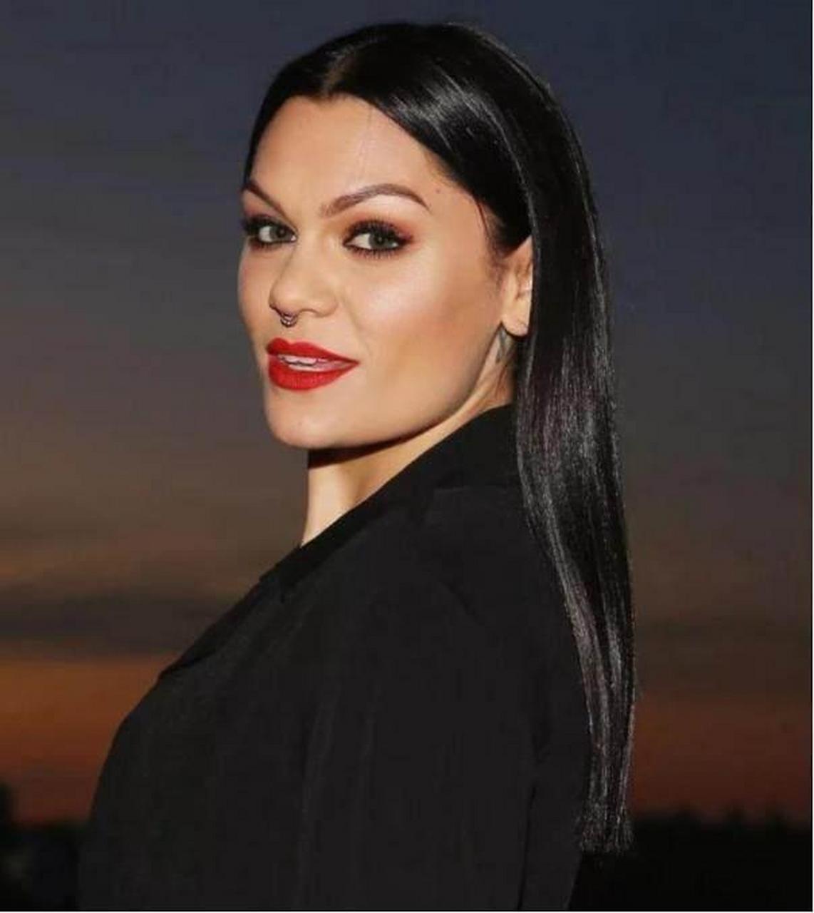 "结石姐"jessie j(婕西·j)(一).