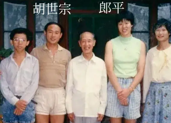 隐婚超生壁咚女生,胡海泉私生活公开,他到底有多少不为人知的?