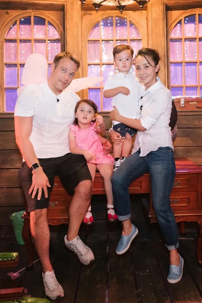 马雅舒二婚生了一对可爱的混血宝宝,她的儿子长得还挺帅气.