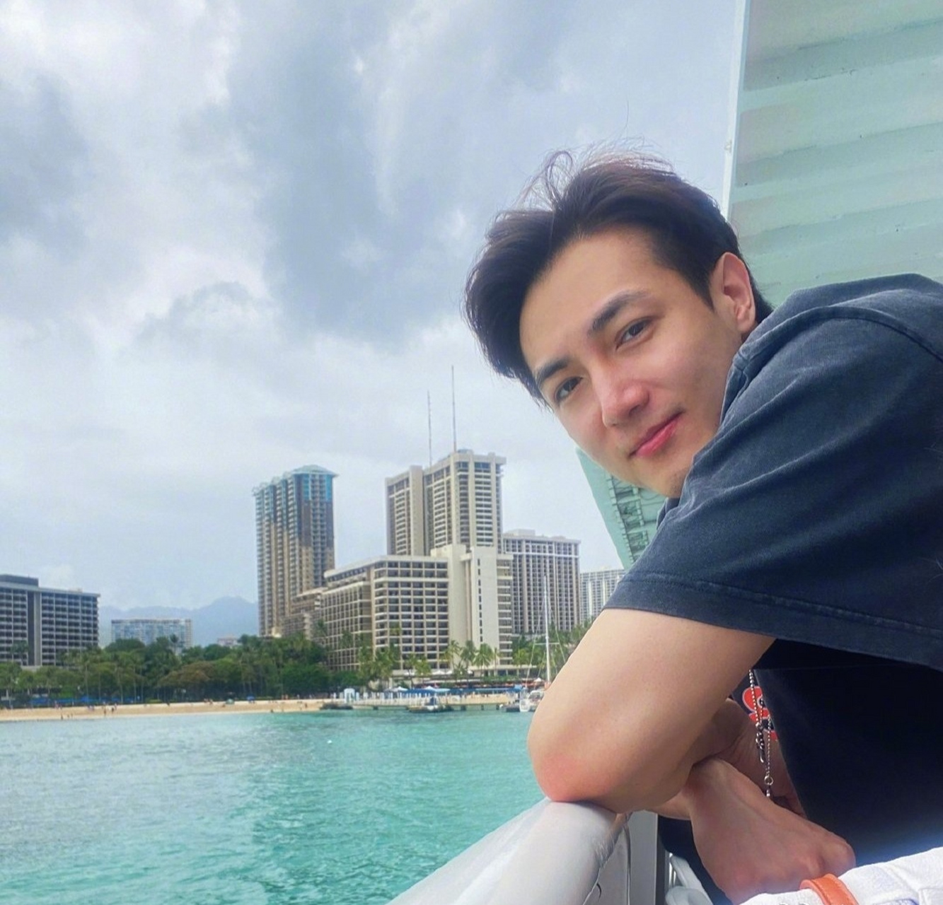 萧亚轩前男友黄皓回应结婚##萧亚轩前男友结婚# 4日,萧亚轩前男友