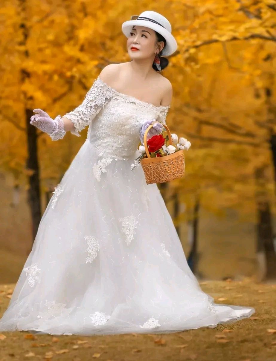 微胖大姐不惧岁月魅力四射