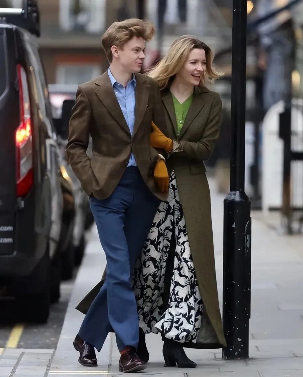 与首富「马斯克」两次结婚,两次离婚的性感尤物,如今嫁小5岁顶流小生!