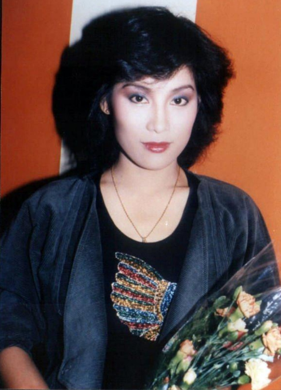 每次看到杨盼盼在《射雕英雄传》中饰演的充满哀怨美丽多情的穆念慈