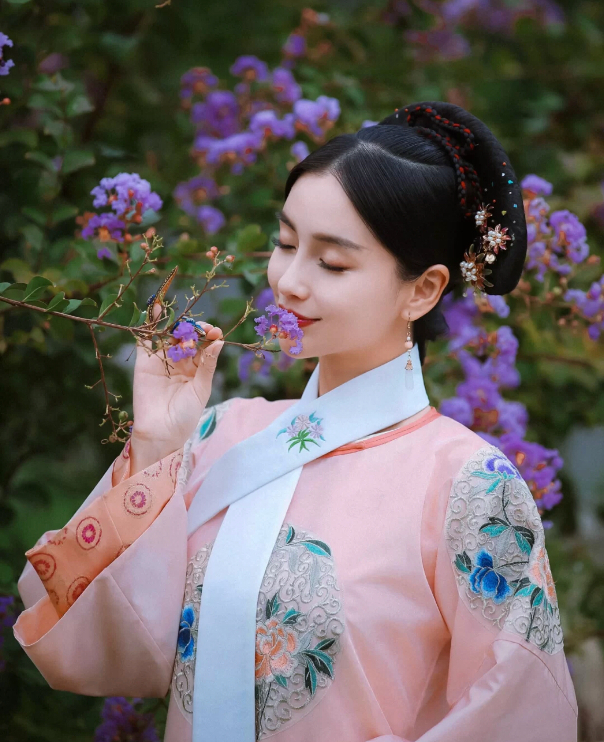 angelababy古装扮相绝美,各种造型都非常惊艳,高颜值担当