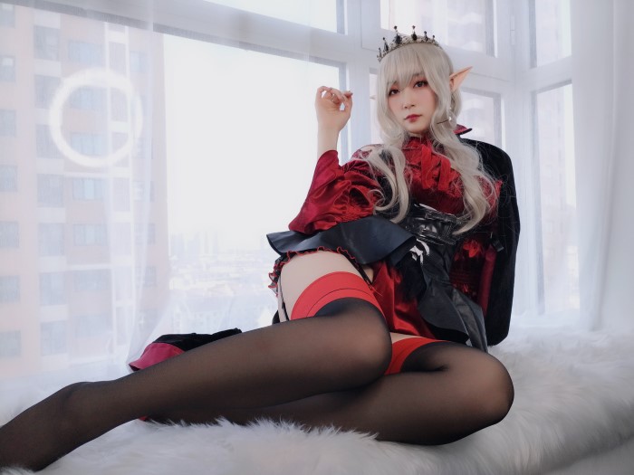 人气动漫Coser@白银81 皇家吸血鬼 [50P/8V/543MB]