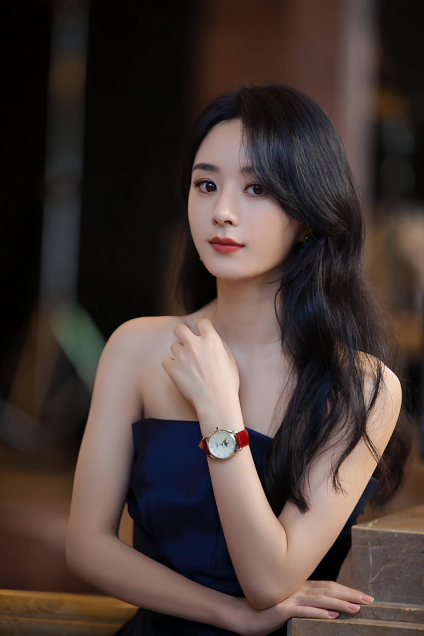 以下是被大家认为拥有"樱桃小嘴"的6位女明星:  周慧敏 :年轻的她被很