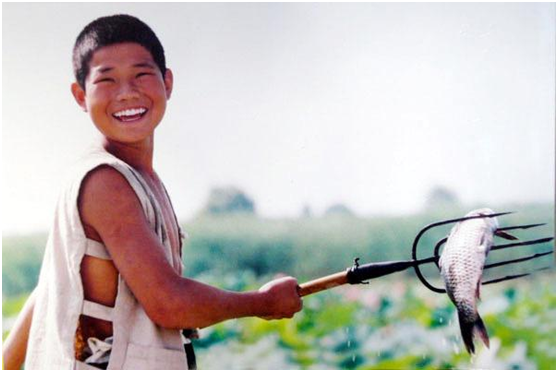 爱国主义教育影片,小兵张嘎,再观看让我有了新的感悟