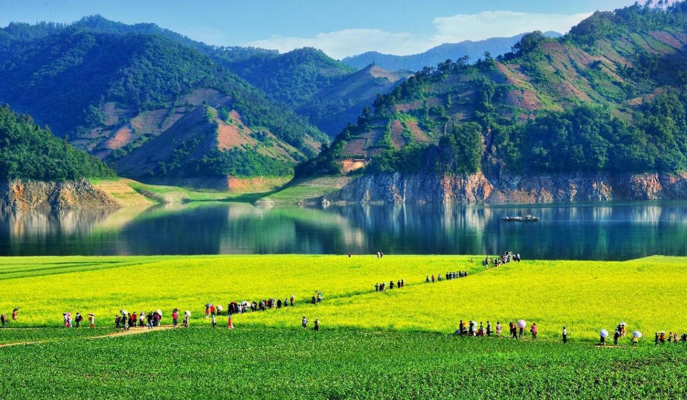 这是绿江村,位于辽宁省丹东市宽甸县振江镇,这是一个没有任何人工雕琢