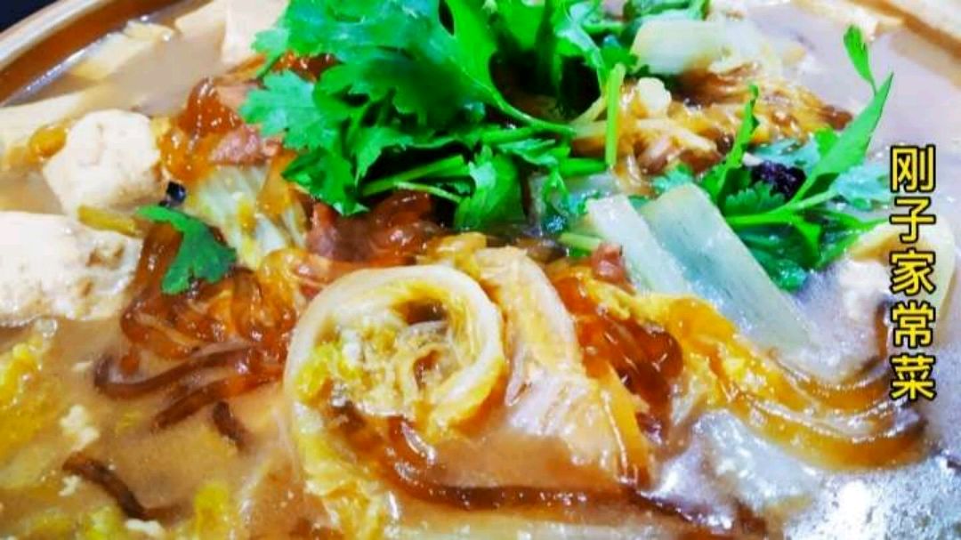 白菜炖豆腐粉条怎么做好吃?厨师分享家常做法,汤鲜菜下饭