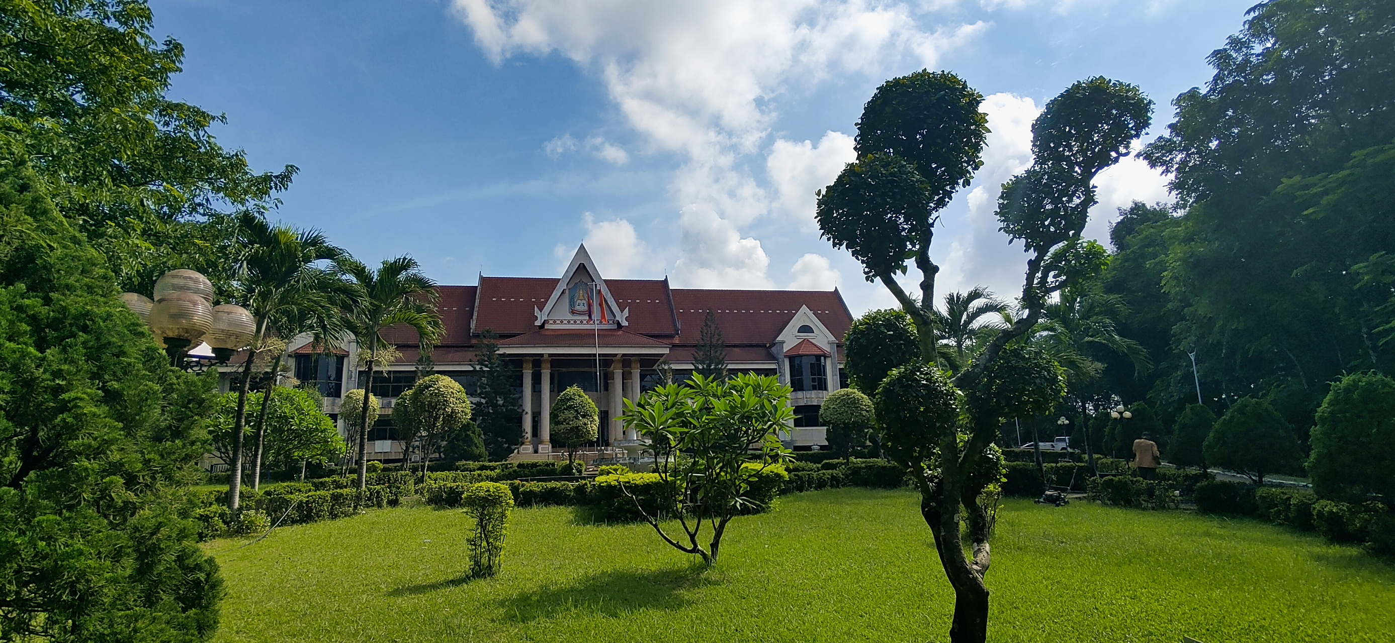 异国毕业季,老挝国立大学