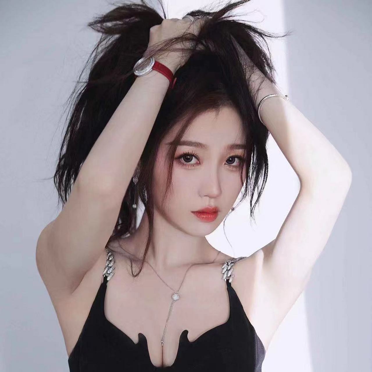 虞书欣的这张图片,也太好看了吧