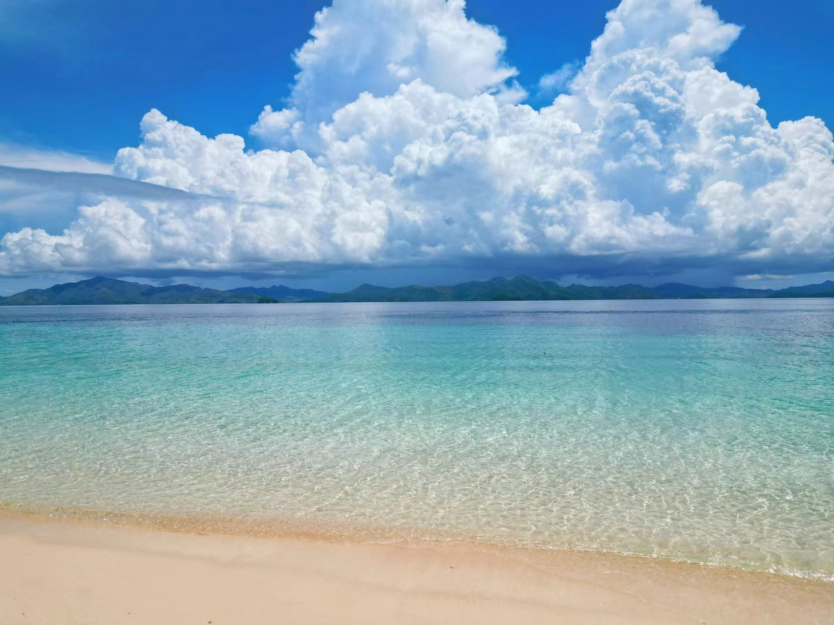 承包这一片动漫一样的云与海