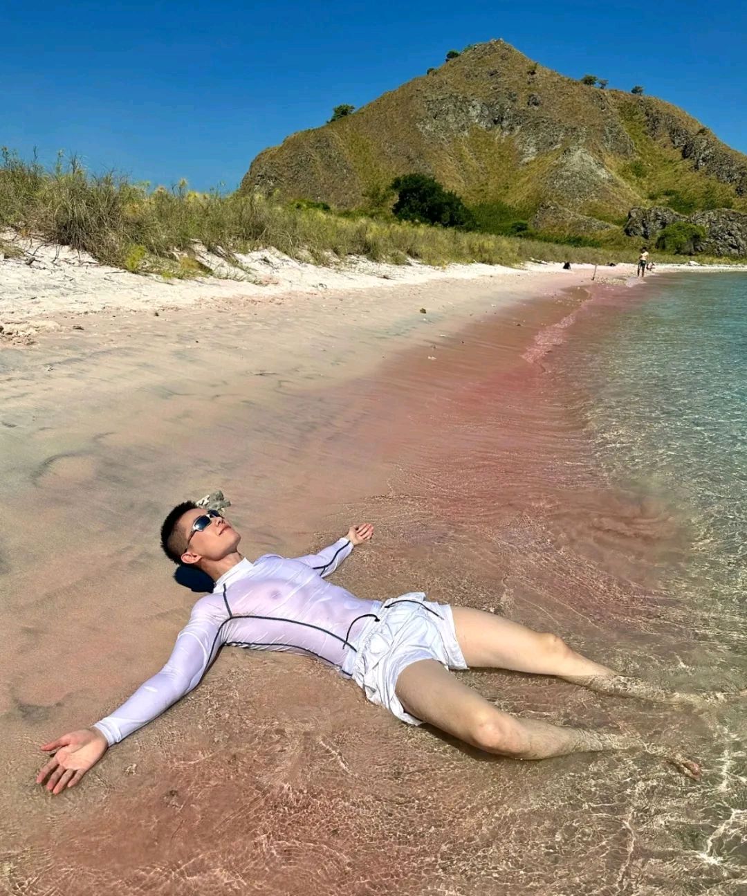 成都这枚运动男穿西裤翘臀挡不住,长得粗壮太炸了!