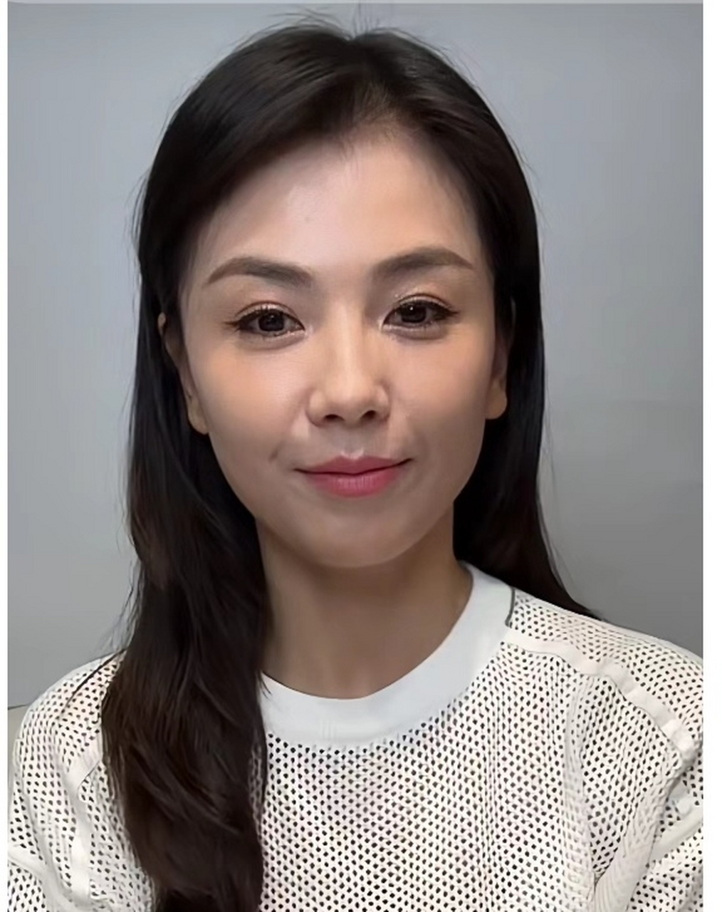 刘涛最新图片太奇怪了,如果不是她自己发的视频,我还真不敢相信这是她