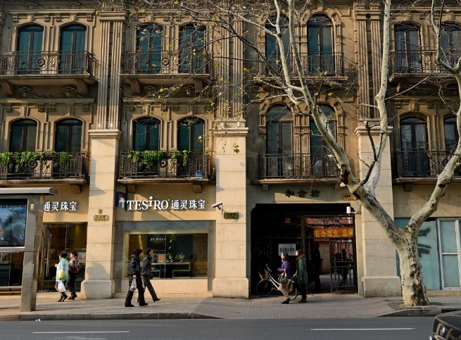 上海有条"东方香榭丽舍大街",上海人都爱来逛,游客反倒不太多