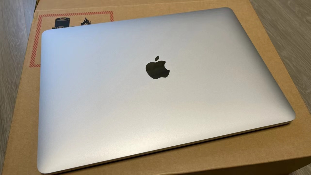 蘋果!macbook pro 13寸 m2芯片 16g內存 512g