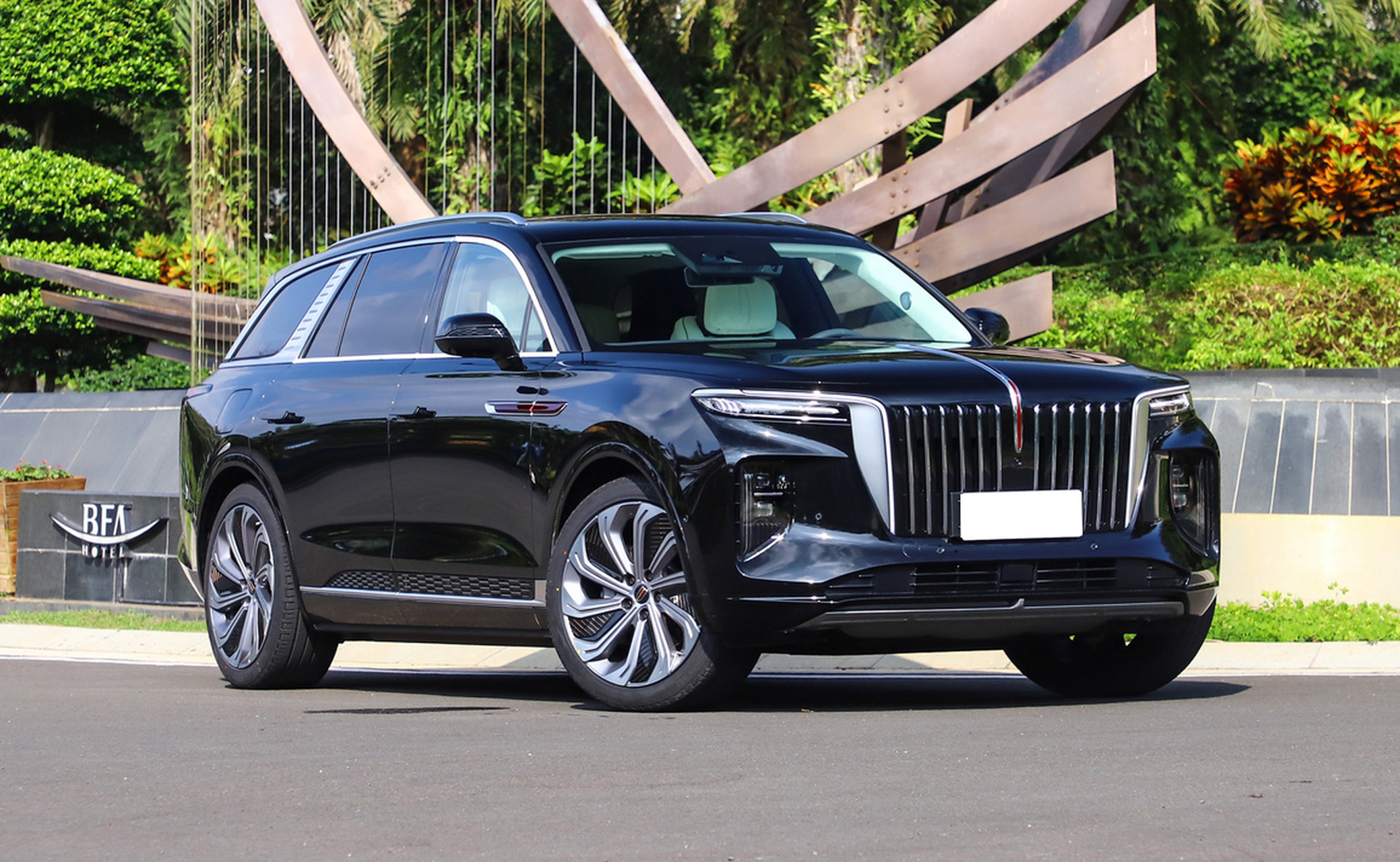 复苏计划# 不得不说红旗hs9这款发型豪华suv真的很有气场,尤其是前脸