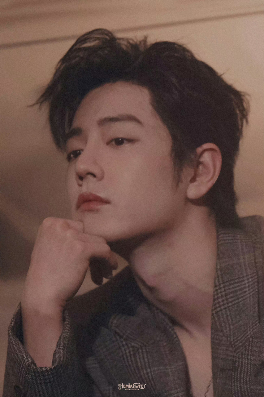 心动的狼尾和眼睛 有种自由的感觉和本性的浪漫 #肖战