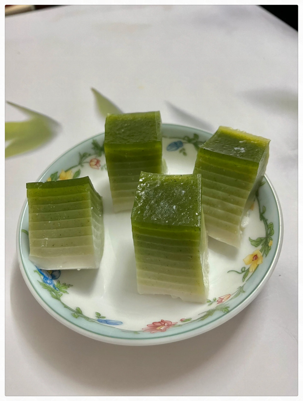 13渐变斑斓千层糕  斑斓叶的积存过多,于是开始着手研发一种色彩