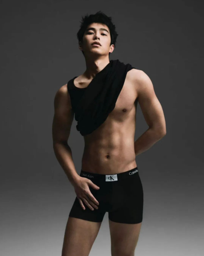 痞帅版杨洋!新晋男神曾敬骅大尺度照片曝光,太诱惑了