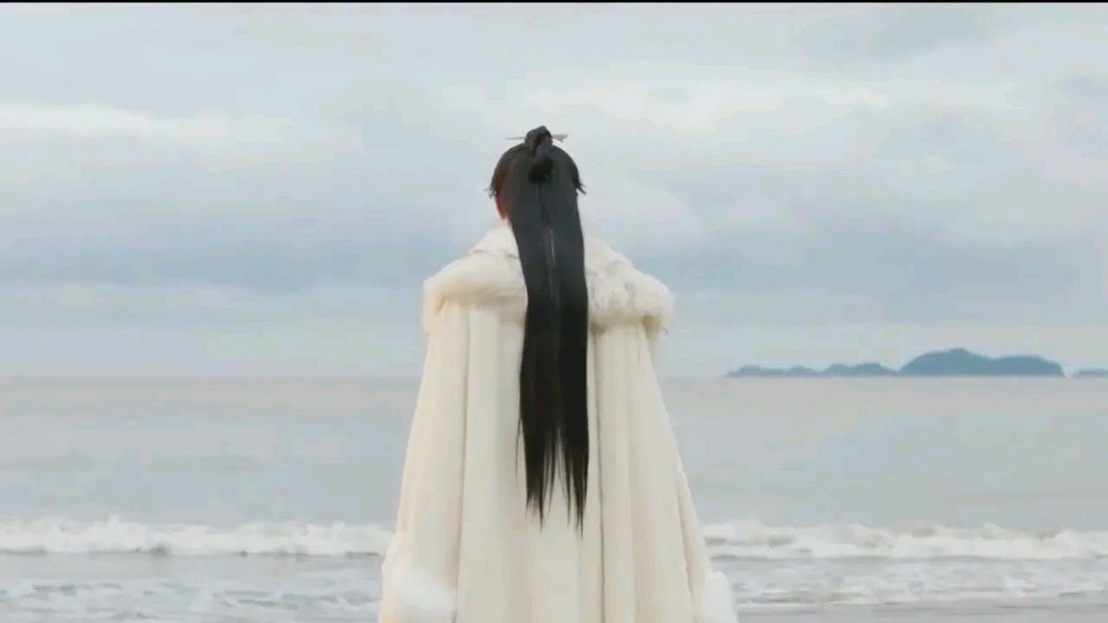 可是没有了忘川花,他俩又能如何救他,剧里给了观众开放式的结局,也许