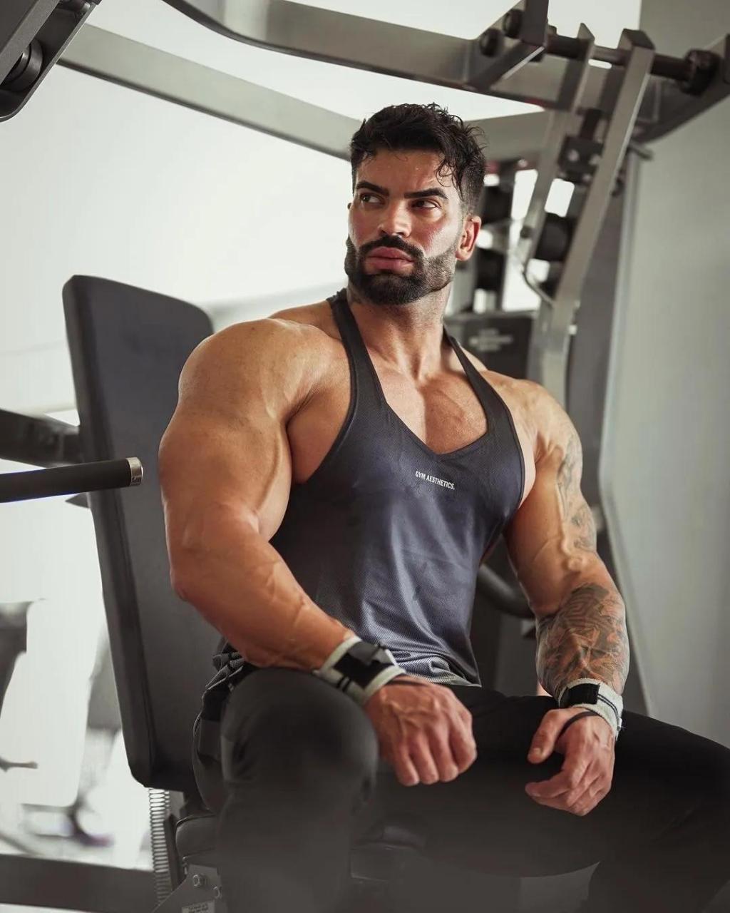 欧美健身猛男八块腹肌想象中的身材完美身材铜色肤色#我的健身日常