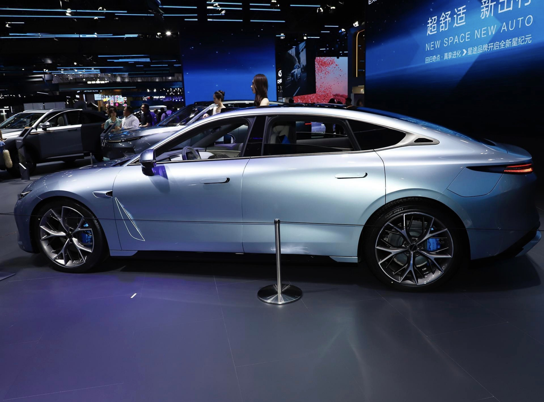 奇瑞旗下的星途星纪元es和et ,其es轿车是今年4季度上市,et suv是明年