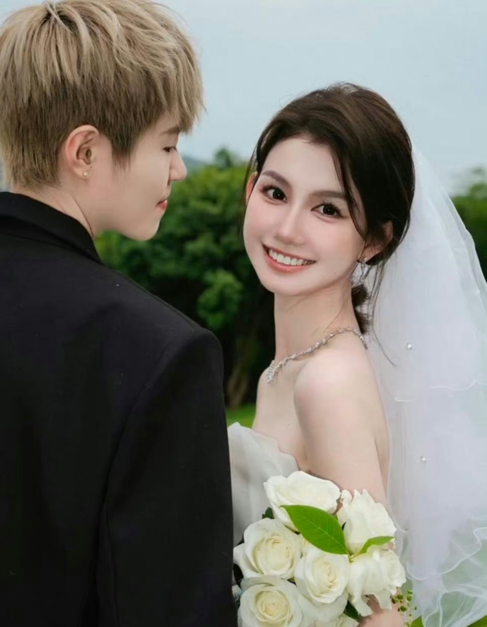 网红王柠萌上热搜,她之前是雪梨家模特,结婚生子离婚,后来与女友aoki