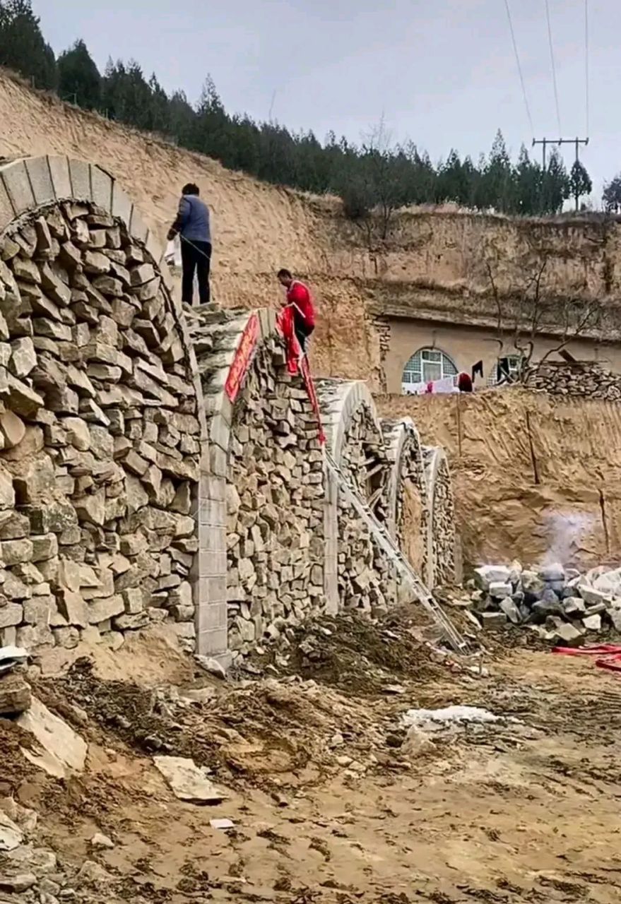 网友:这窑洞质量堪比钢筋混凝土啊,起码能用多30年
