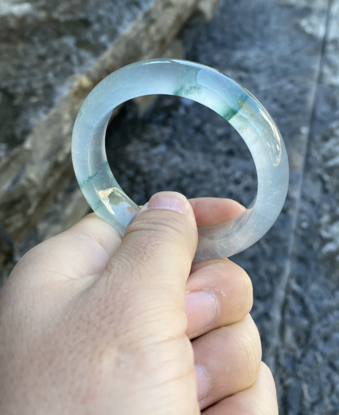 蓝水飘花翡翠手镯