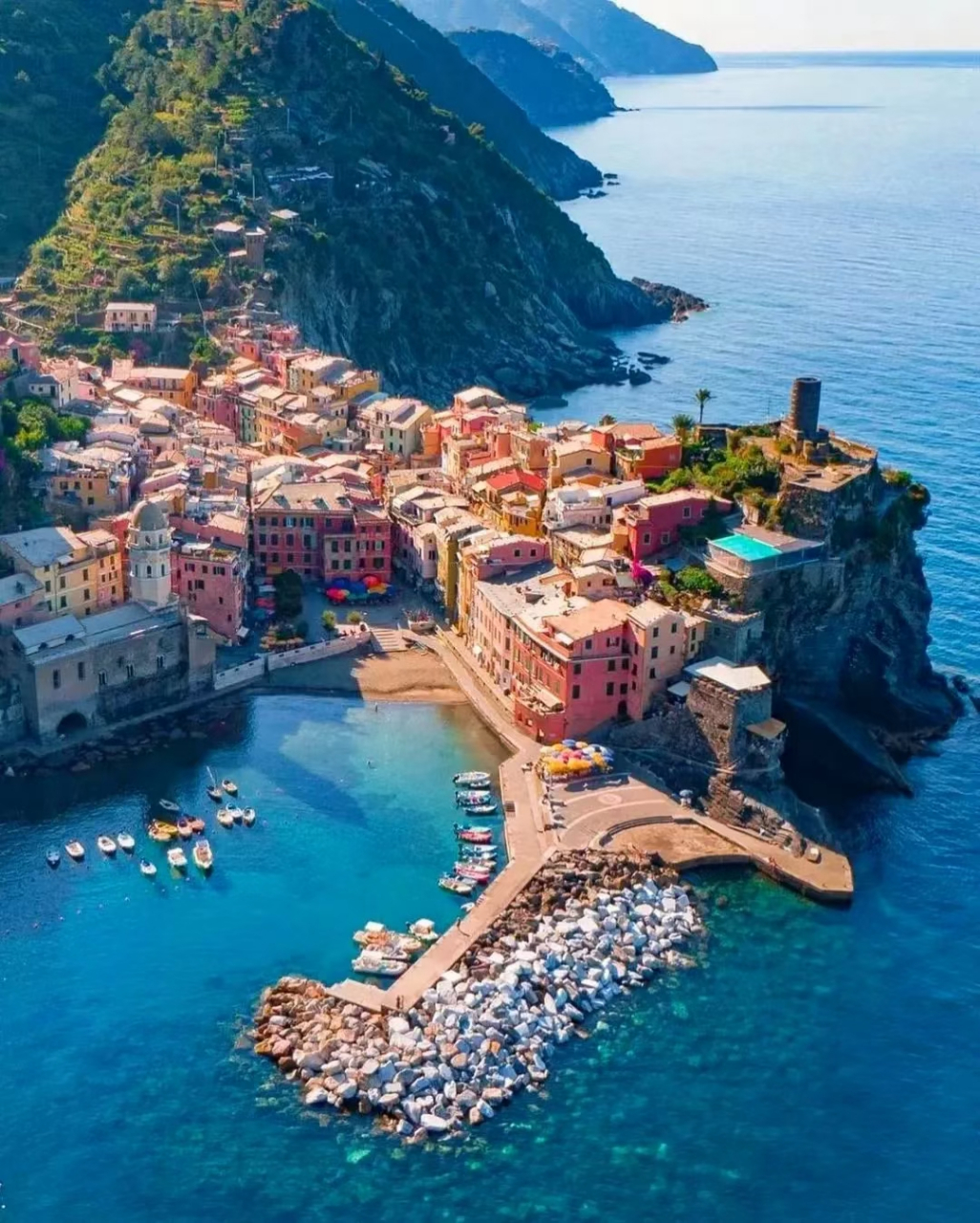 荷兰羊角村giethoorn——羊角古村没有陆路,只有水路,乘着小船人欣赏