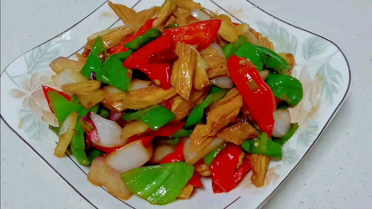腐竹最简单好吃的做法,咸香入味,比大鱼大肉都好吃,简单开胃