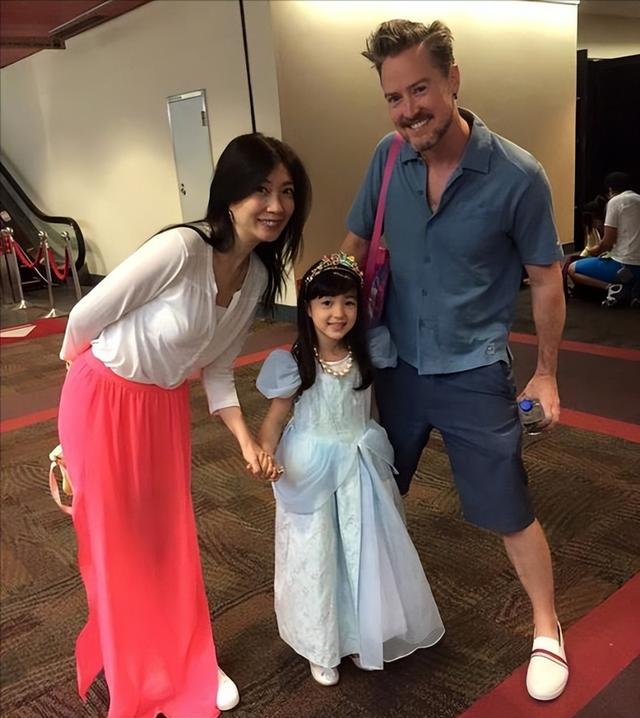夏克立出庭与黄嘉千离婚案 并强调返台不是为了钱!
