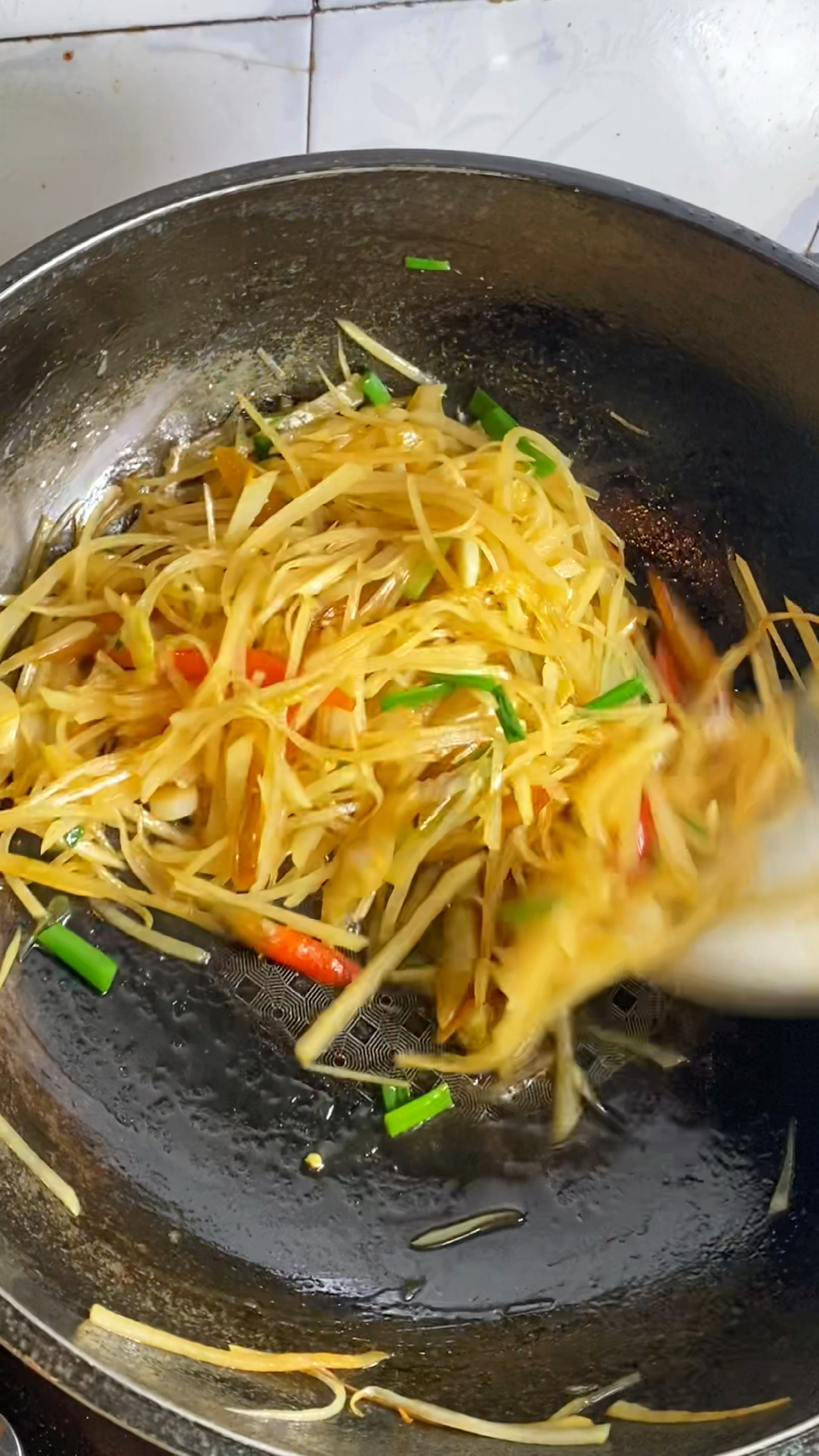 酸辣土豆丝盖饭