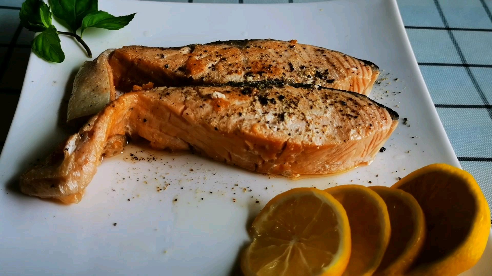 三文鱼怎么做?做法简单,非常好吃