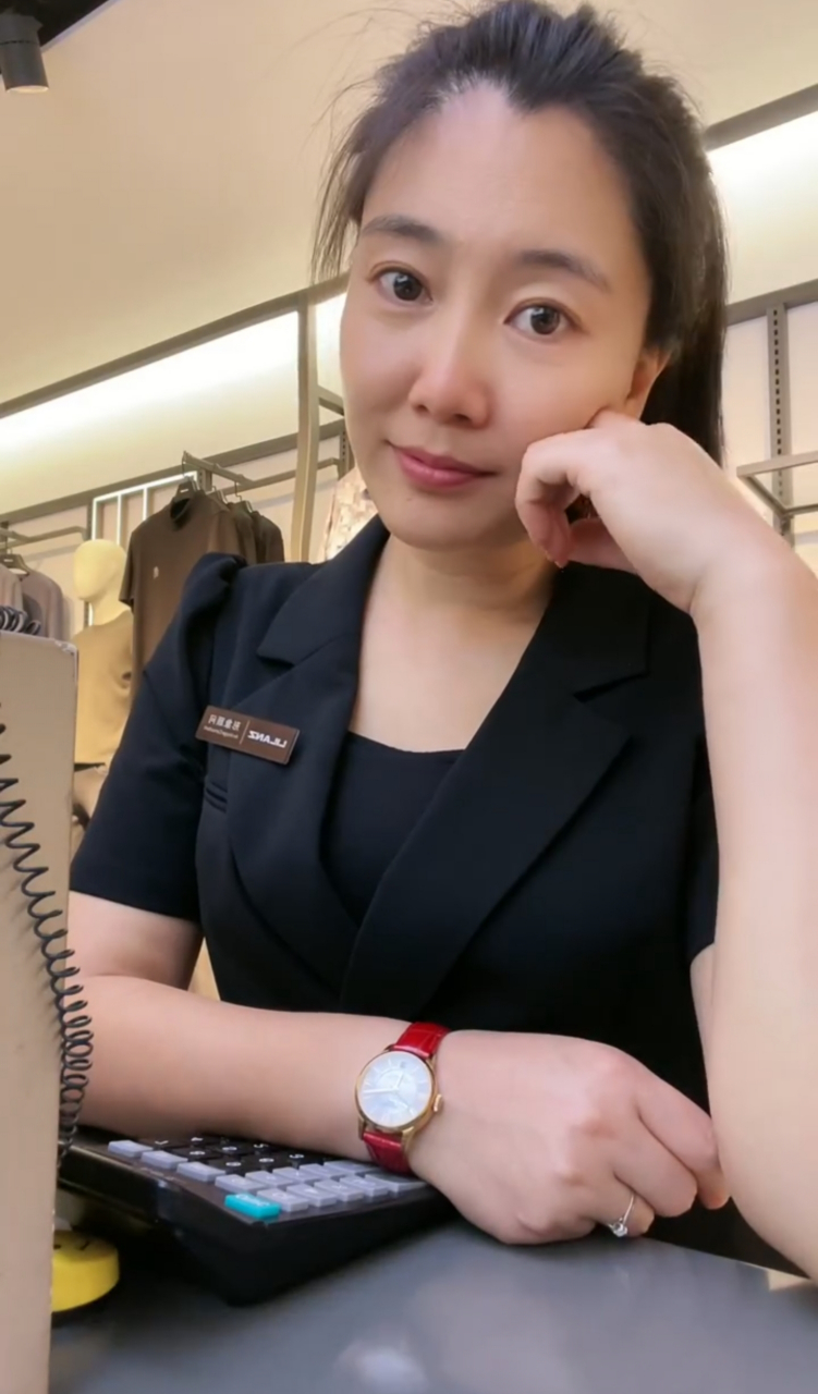 今天和老公吵架,我问候了他的全家人,他很生气,昨天