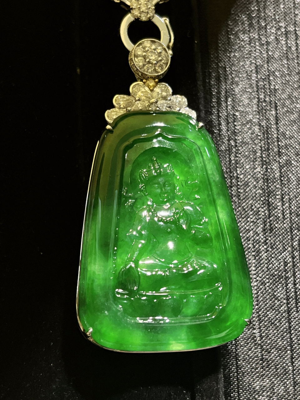 收藏级,老坑满绿【绿度母】翡翠吊坠|||绿度母～观音菩萨的化身,也是