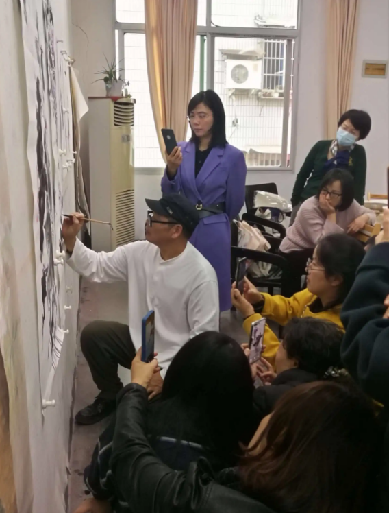 谢伟画家一名人百科