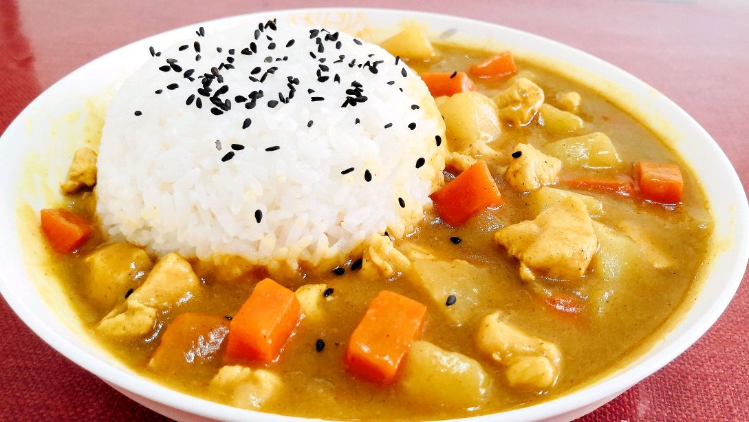 孩子最爱吃的咖喱鸡肉饭,在家轻松做,比外面买的健康又实惠