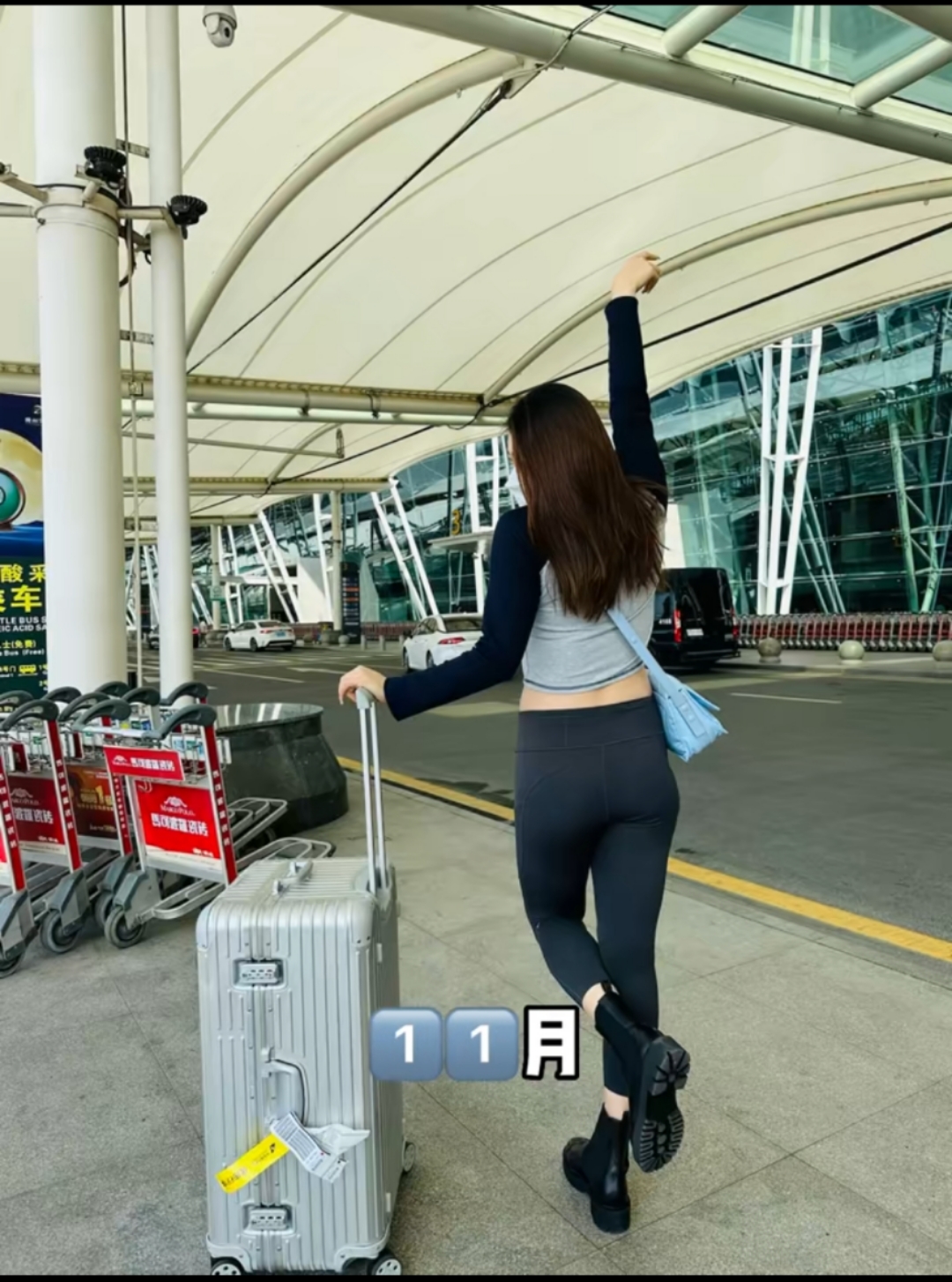 中国女篮李梦发文晒出自己1-12月的变化,甜美可人
