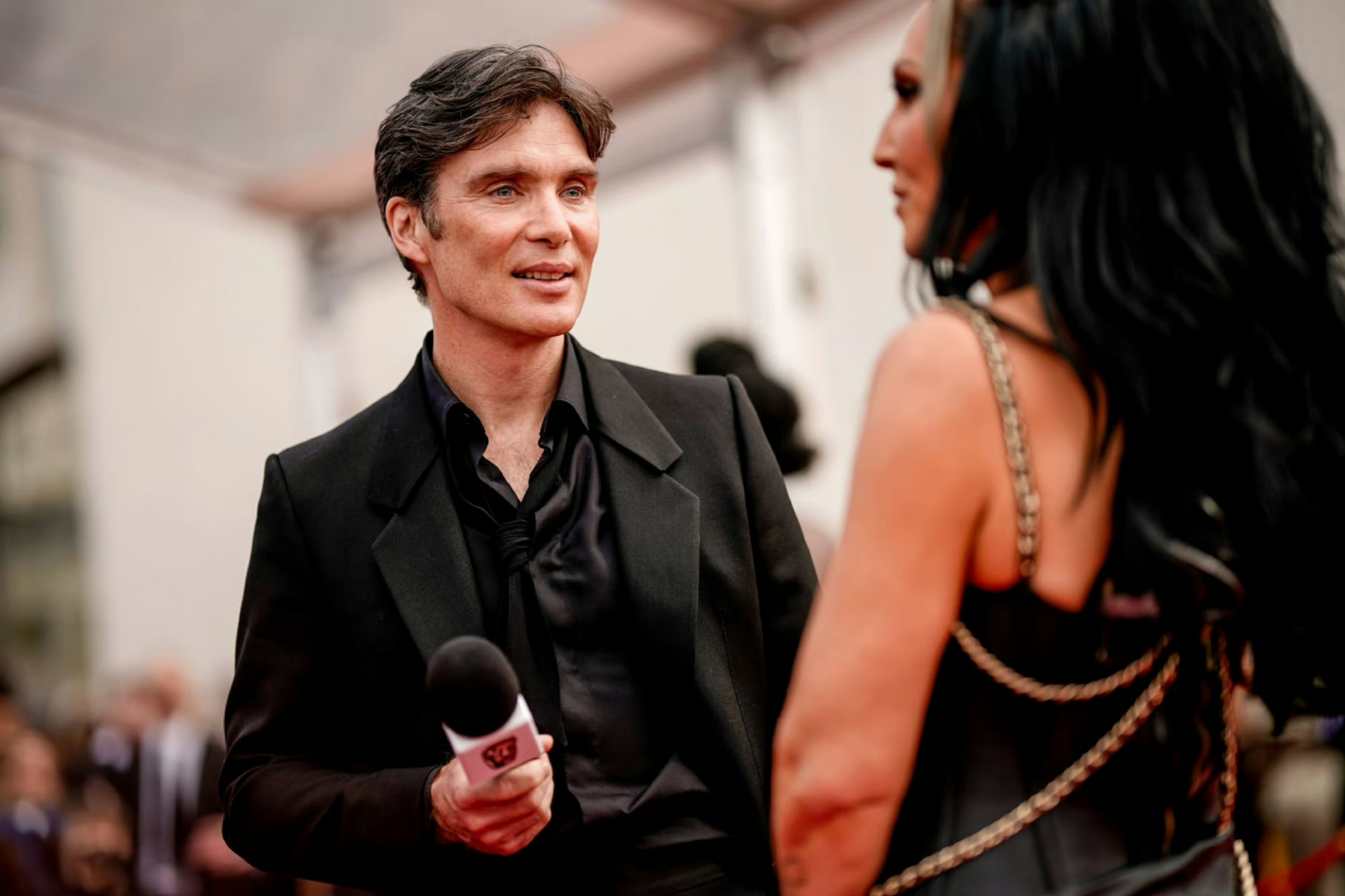 基里安·墨菲亮相2023年英国电视学院奖红毯造型