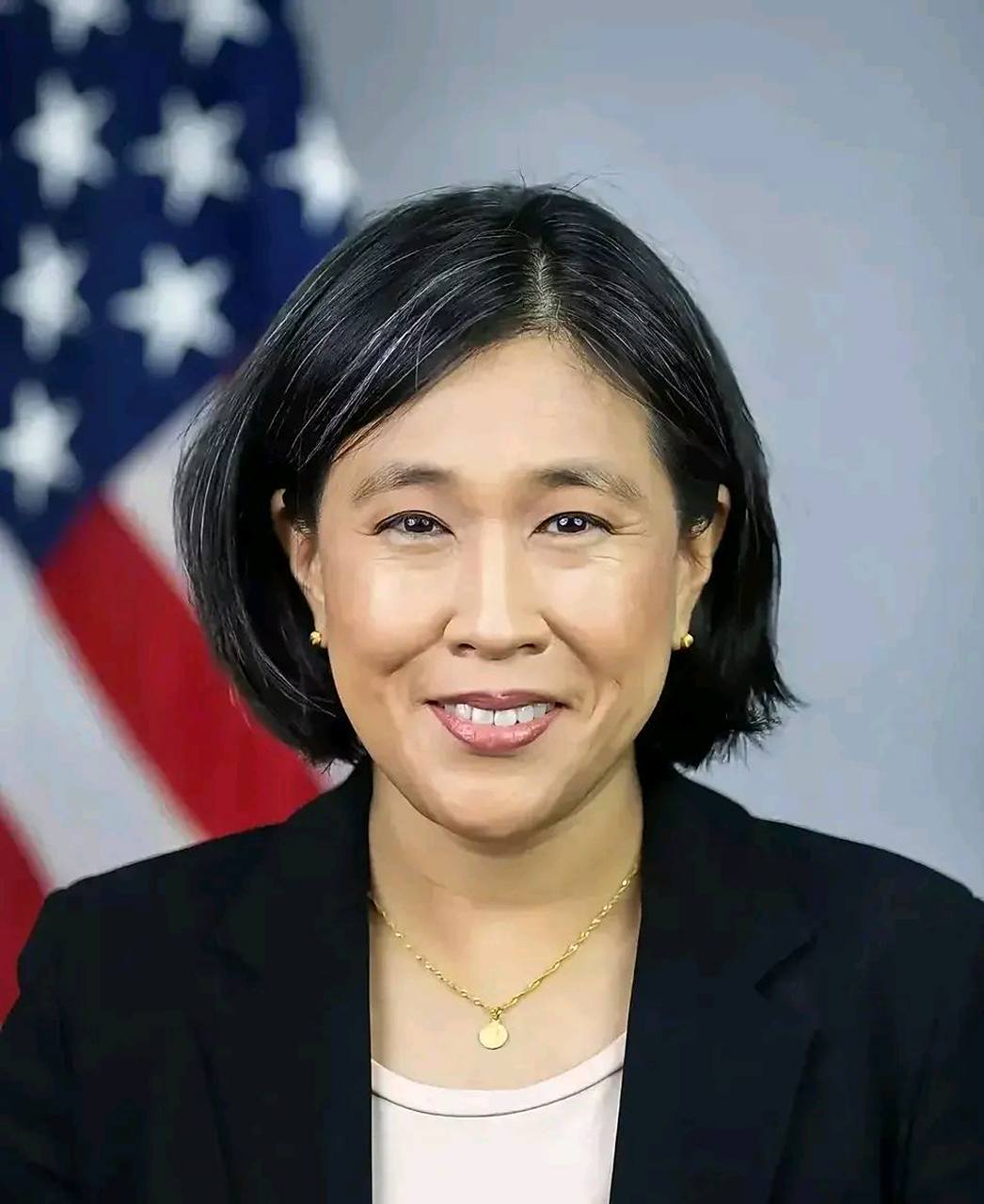 美国驻华使领馆近日写道:"美国贸易代表戴琪:今天对《防止强迫维吾尔