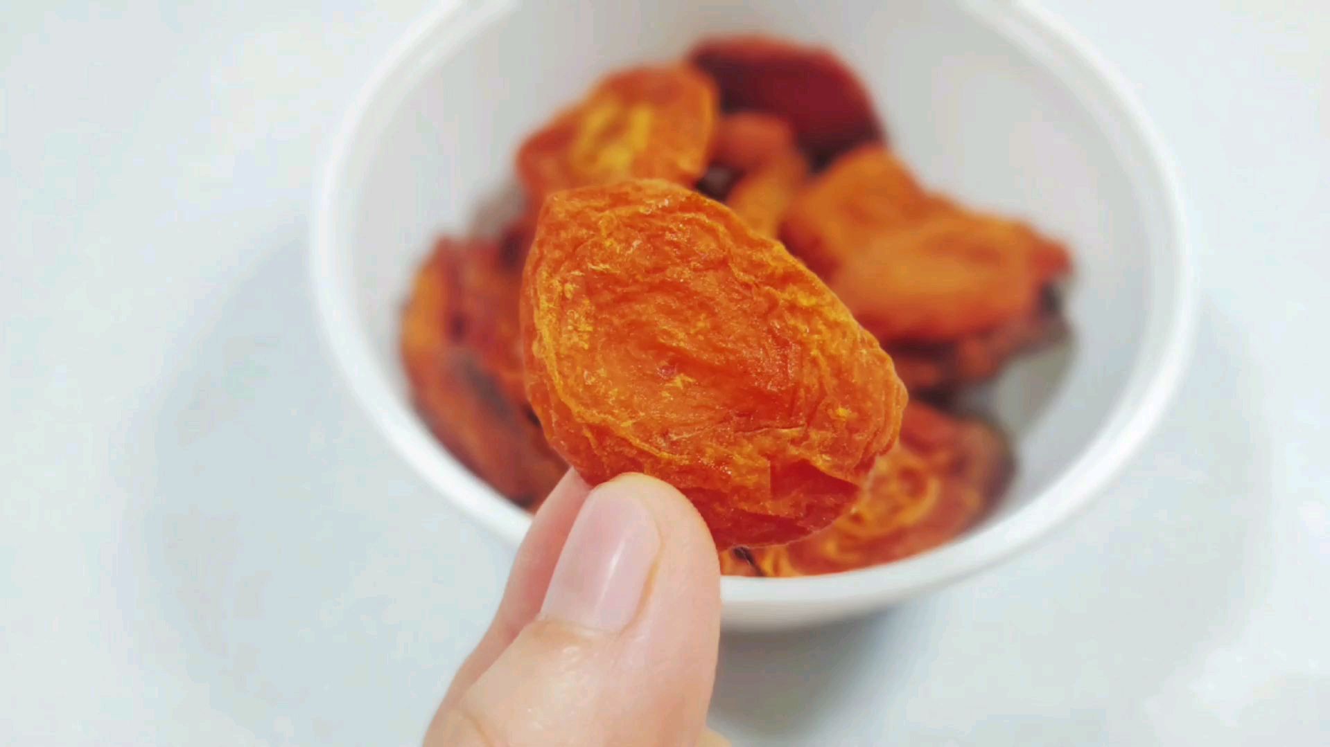 这个杏干太好吃了,刚做好就吃了一半,酸酸甜甜很开胃