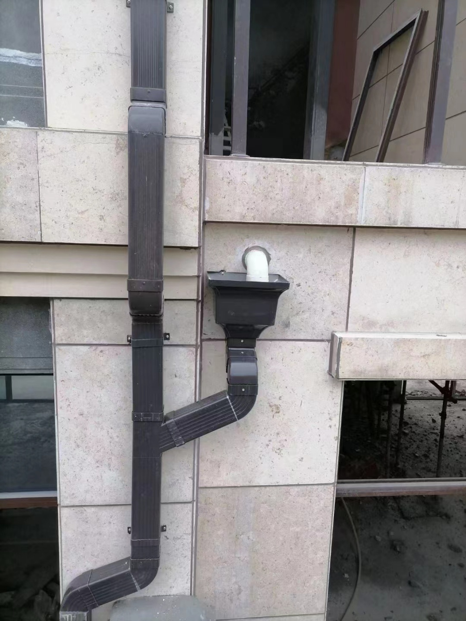 彩铝成品天沟 雨水管